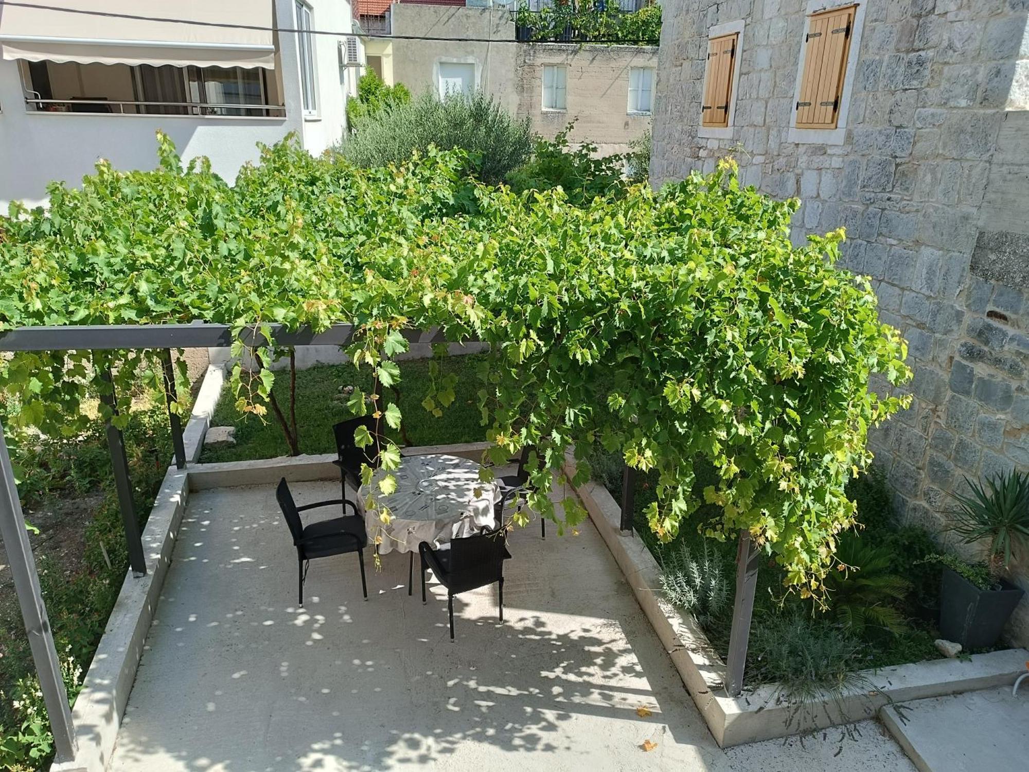 Apartment Mara Kastela